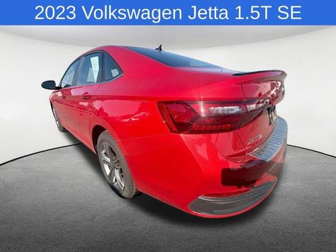 Used 2023 Volkswagen Jetta SE w/ Panoramic Sunroof Package FWD image 4