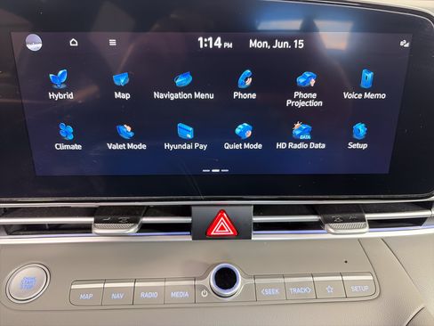 Used 2024 Hyundai Elantra Blue FWD image 19