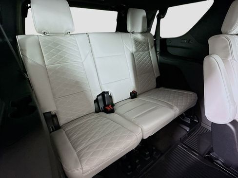 New 2026 Cadillac Escalade Platinum Luxury w/ LPO, Floor Liner Package AWD/4WD image 30
