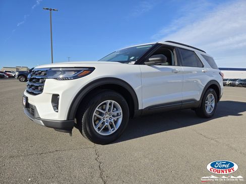 New 2026 Ford Explorer Active w/ Active Comfort Package image 2