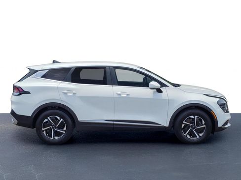 New 2025 Kia Sportage LX image 7