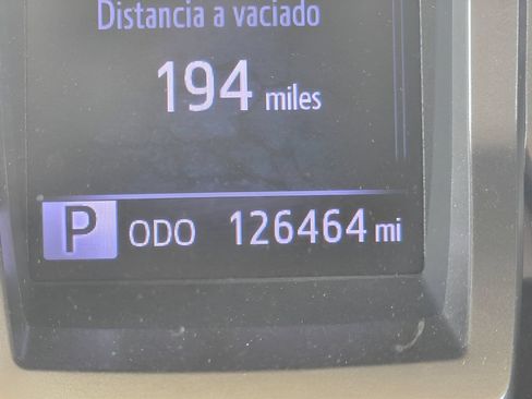 Used 2016 Toyota Tacoma SR5 RWD image 38