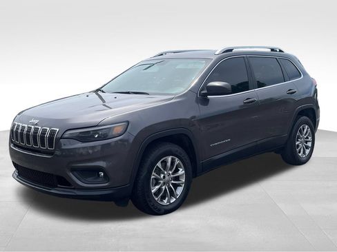Used 2019 Jeep Cherokee Latitude Plus w/ Comfort/Convenience Group AWD/4WD image 3
