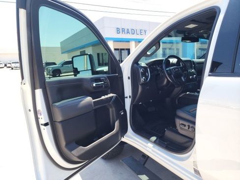 Used 2022 GMC Sierra 2500 AT4 w/ AT4 Preferred Package image 30