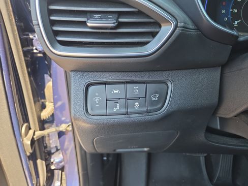 Used 2020 Hyundai Santa Fe Limited AWD/4WD image 29