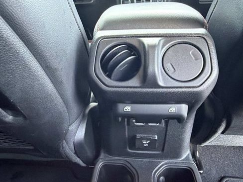 Used 2023 Jeep Gladiator Rubicon w/ LED Lighting Group AWD/4WD image 23