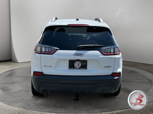 Used 2019 Jeep Cherokee Latitude Plus w/ Cold Weather Group AWD/4WD image 6