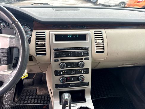 Used 2009 Ford Flex SEL image 10
