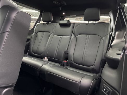 New 2025 Jeep Wagoneer L Series II w/ Convenience Group I image 13