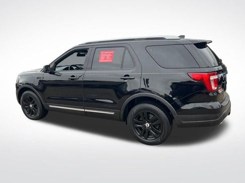 Used 2018 Ford Explorer XLT image 48