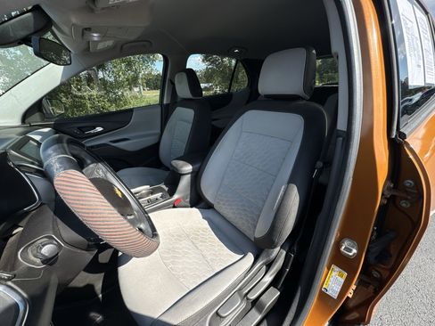 Used 2018 Chevrolet Equinox LS image 11