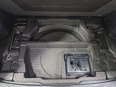 Used 2025 Subaru Forester Premium AWD/4WD image 33