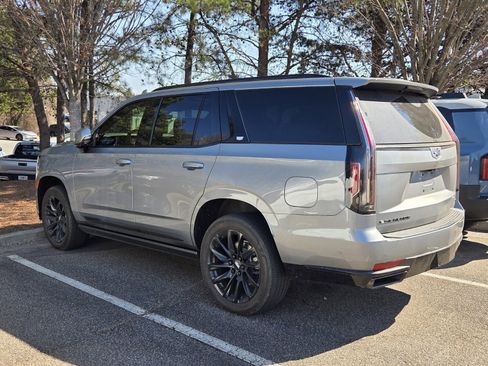 Used 2023 Cadillac Escalade Sport w/ LPO, ONYX Package image 3