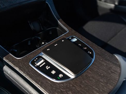 Used 2022 Mercedes-Benz GLC 300 image 24
