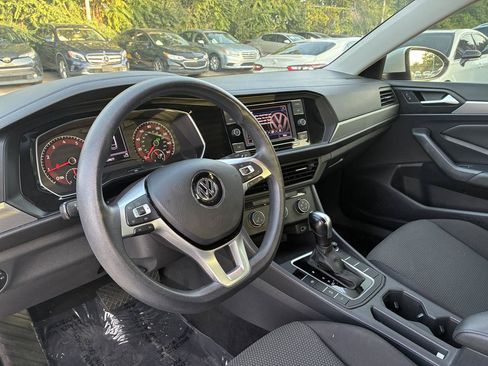 Used 2019 Volkswagen Jetta SE FWD image 13