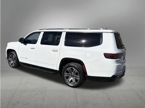 Used 2024 Jeep Wagoneer L Series II w/ Flexible Seating Group image 3