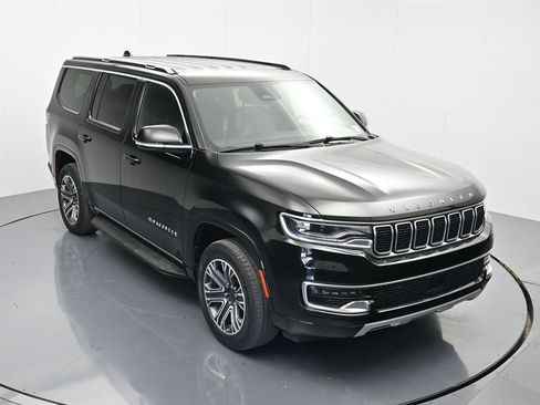 Used 2024 Jeep Wagoneer Series II w/ Flexible Seating Group RWD image 32
