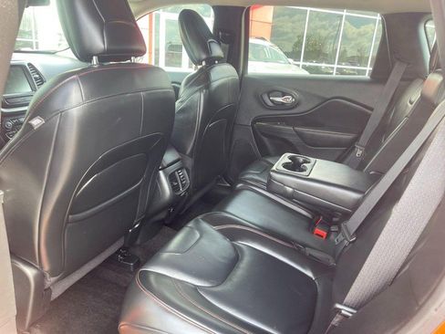 Used 2015 Jeep Cherokee Trailhawk w/ Comfort/Convenience Group AWD/4WD image 14