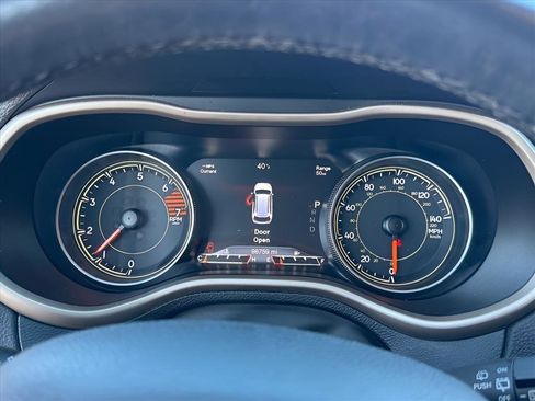 Used 2016 Jeep Cherokee Limited image 19