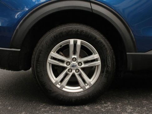 Used 2021 Ford Explorer XLT w/ Equipment Group 202A AWD/4WD image 5