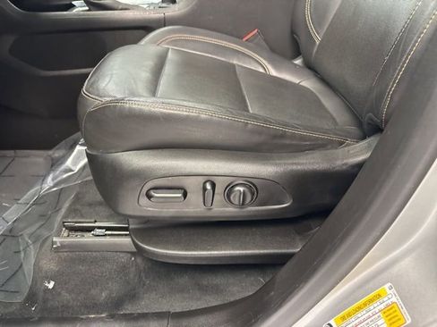 Used 2021 Chevrolet Traverse Premier image 17