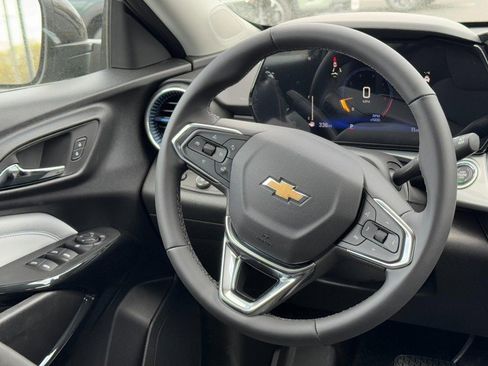 New 2026 Chevrolet Trax LT w/ Driver Confidence Package FWD image 8