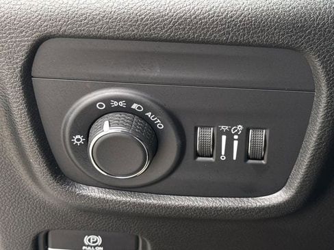 Used 2023 Jeep Grand Cherokee L Laredo image 22