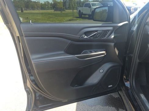 Used 2023 GMC Acadia SLT w/ Elevation Edition AWD/4WD image 25