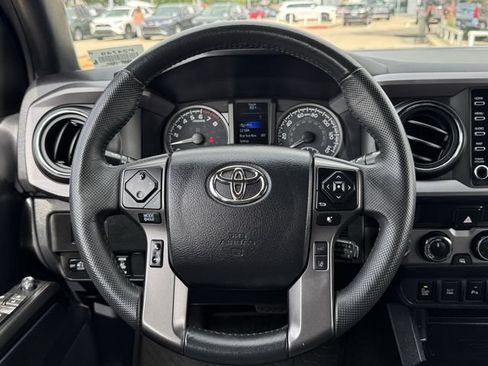 Used 2023 Toyota Tacoma TRD Off-Road w/ Technology Package AWD/4WD image 13