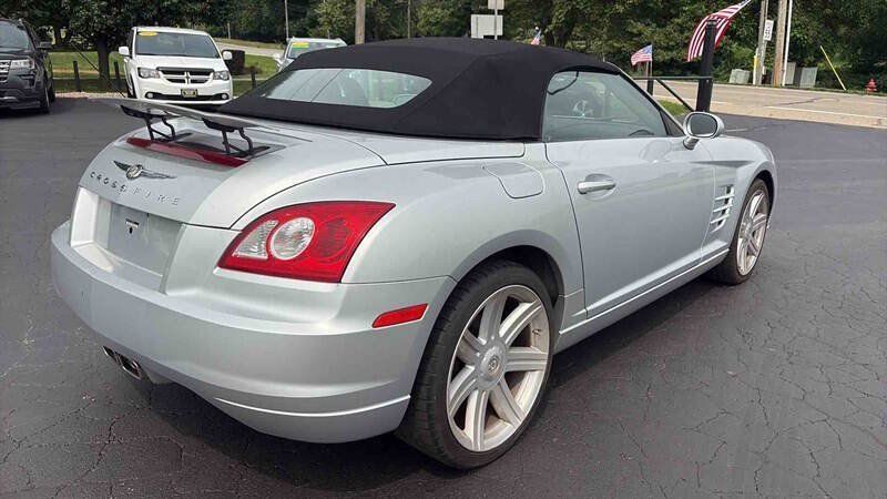 Used 2007 Chrysler Crossfire Limited RWD image 8