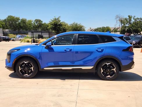 Certified 2026 Kia Sportage EX FWD image 4