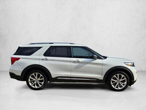 Used 2021 Ford Explorer Platinum w/ Equipment Group 601A image 4