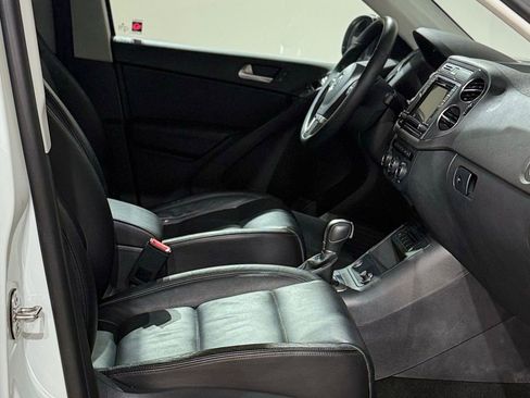 Used 2017 Volkswagen Tiguan Sport image 56