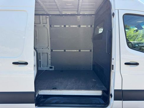 Used 2021 Mercedes-Benz Sprinter 2500 image 17