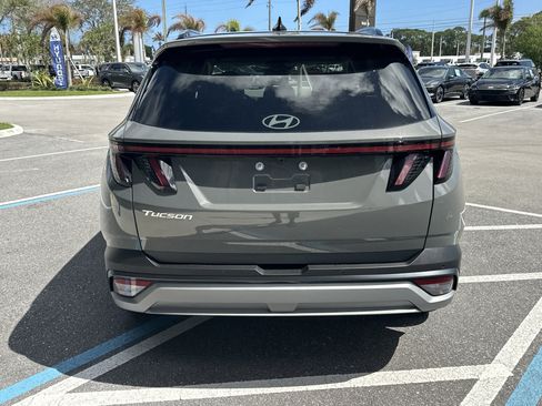 New 2026 Hyundai Tucson Limited FWD image 8