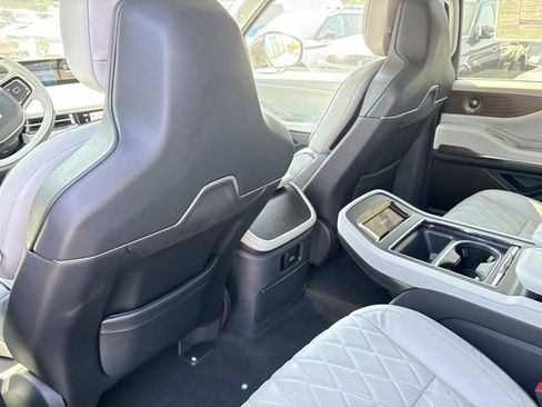 New 2026 Lincoln Navigator L Black Label image 17