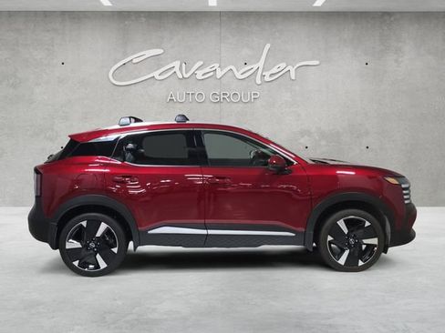 Used 2025 Nissan Kicks SR AWD/4WD image 17