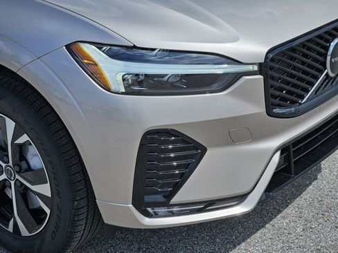 New 2026 Volvo XC60 B5 Core w/ Protection Package image 9