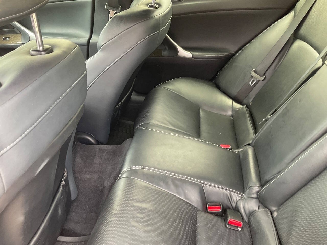 Used 2011 Lexus IS 250 w/ Premium Pkg Value Edition RWD image 14