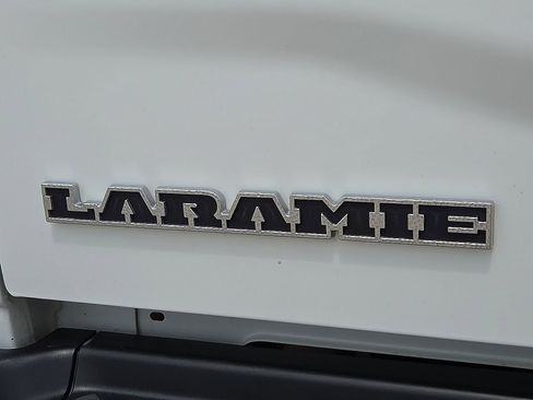 Used 2024 RAM 2500 Laramie AWD/4WD image 9