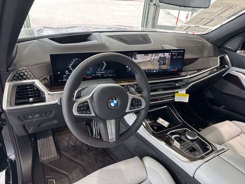 New 2026 BMW X5 xDrive40i w/ M Sport Package image 17