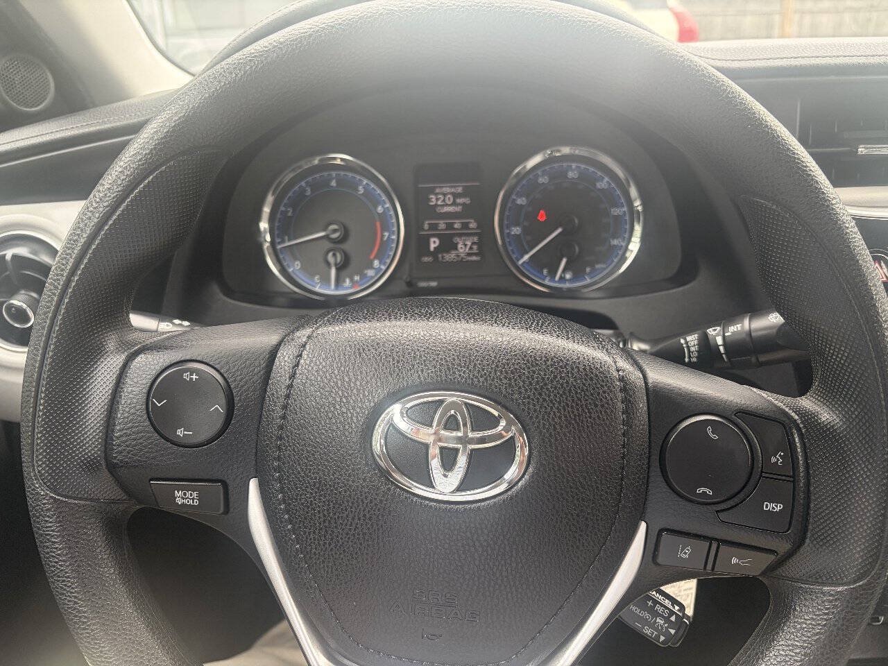 Used 2018 Toyota Corolla LE FWD image 10