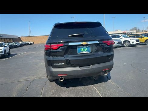 Used 2023 Chevrolet Traverse LT image 7