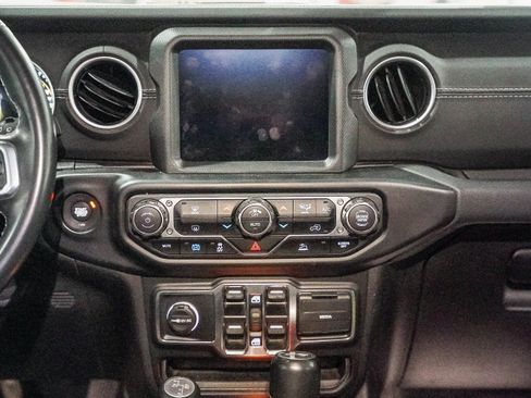 Used 2022 Jeep Wrangler Unlimited Sahara image 13