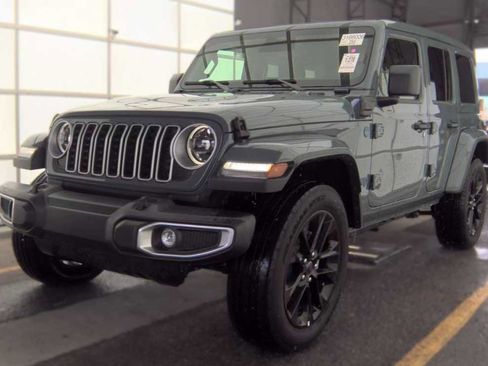 Used 2025 Jeep Wrangler Unlimited Sahara w/ Safety Group AWD/4WD image 1