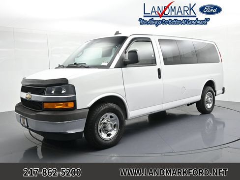 Used 2018 Chevrolet Express 3500 LT w/ LT Preferred Equipment Group RWD image 1