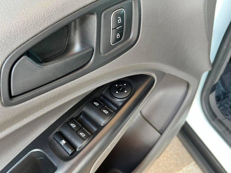 Used 2022 Ford Transit Connect XL FWD image 18