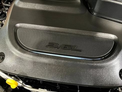 Used 2023 Chrysler Voyager LX FWD image 28