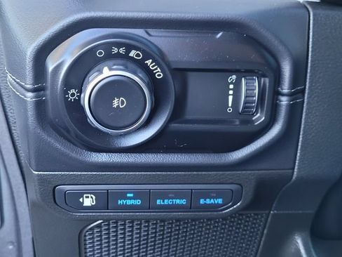 Certified 2025 Jeep Wrangler Unlimited Sahara w/ Safety Group AWD/4WD image 14