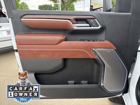 Used 2025 GMC Sierra 2500 Denali Ultimate AWD/4WD image 10